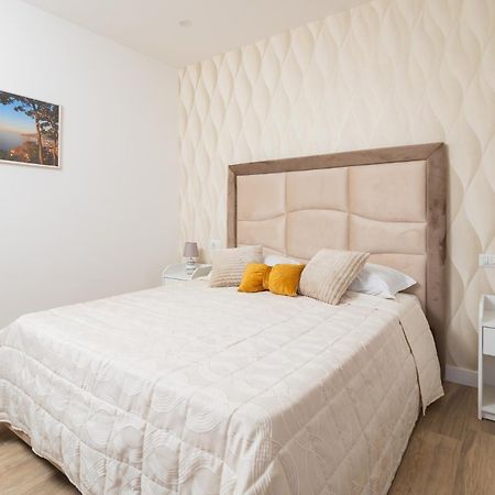 Nonno Angelo - 4 Bedrooms With Free Parking & Seaview Balcony ソレント エクステリア 写真