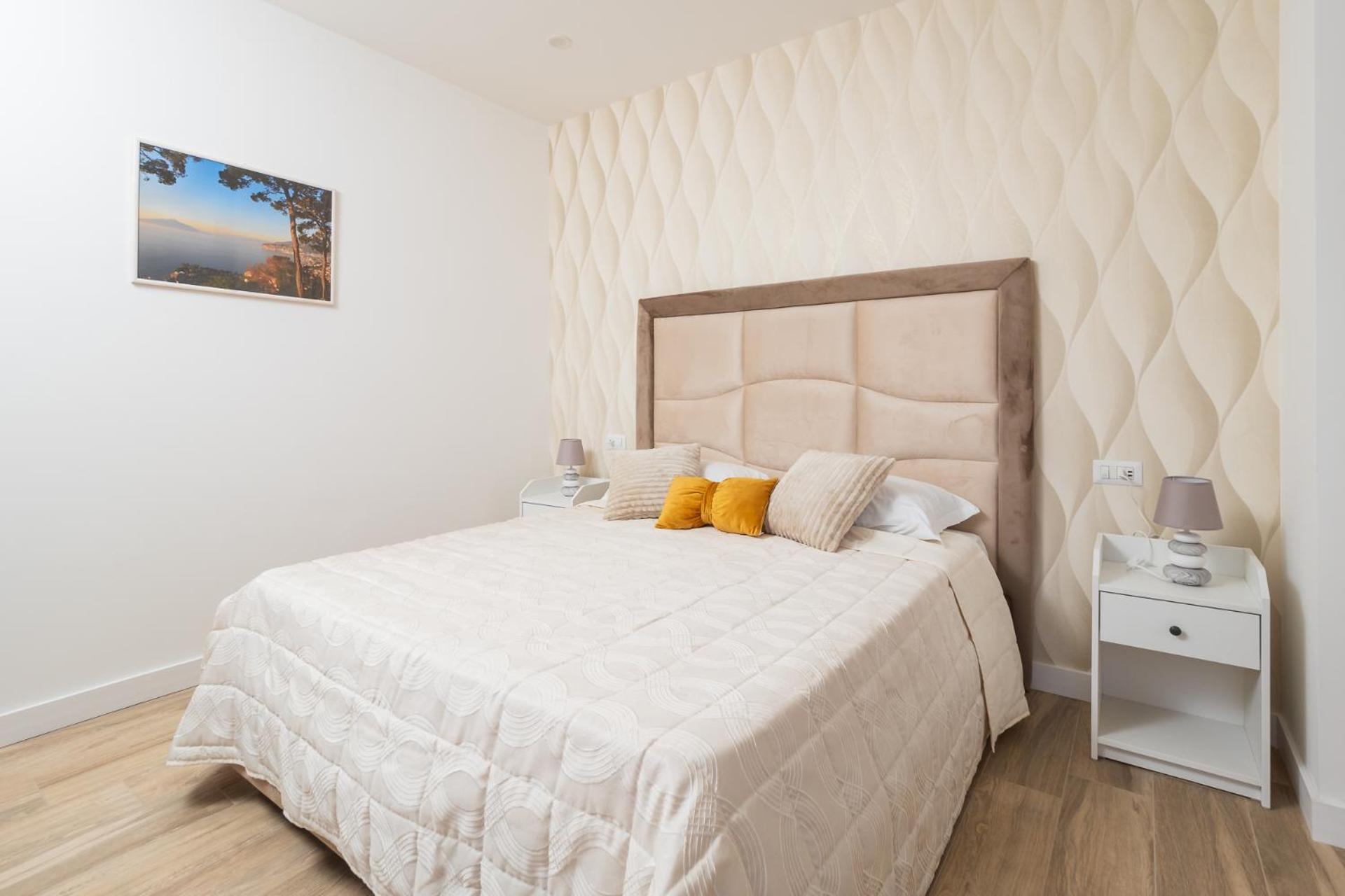 Nonno Angelo - 4 Bedrooms With Free Parking & Seaview Balcony ソレント エクステリア 写真