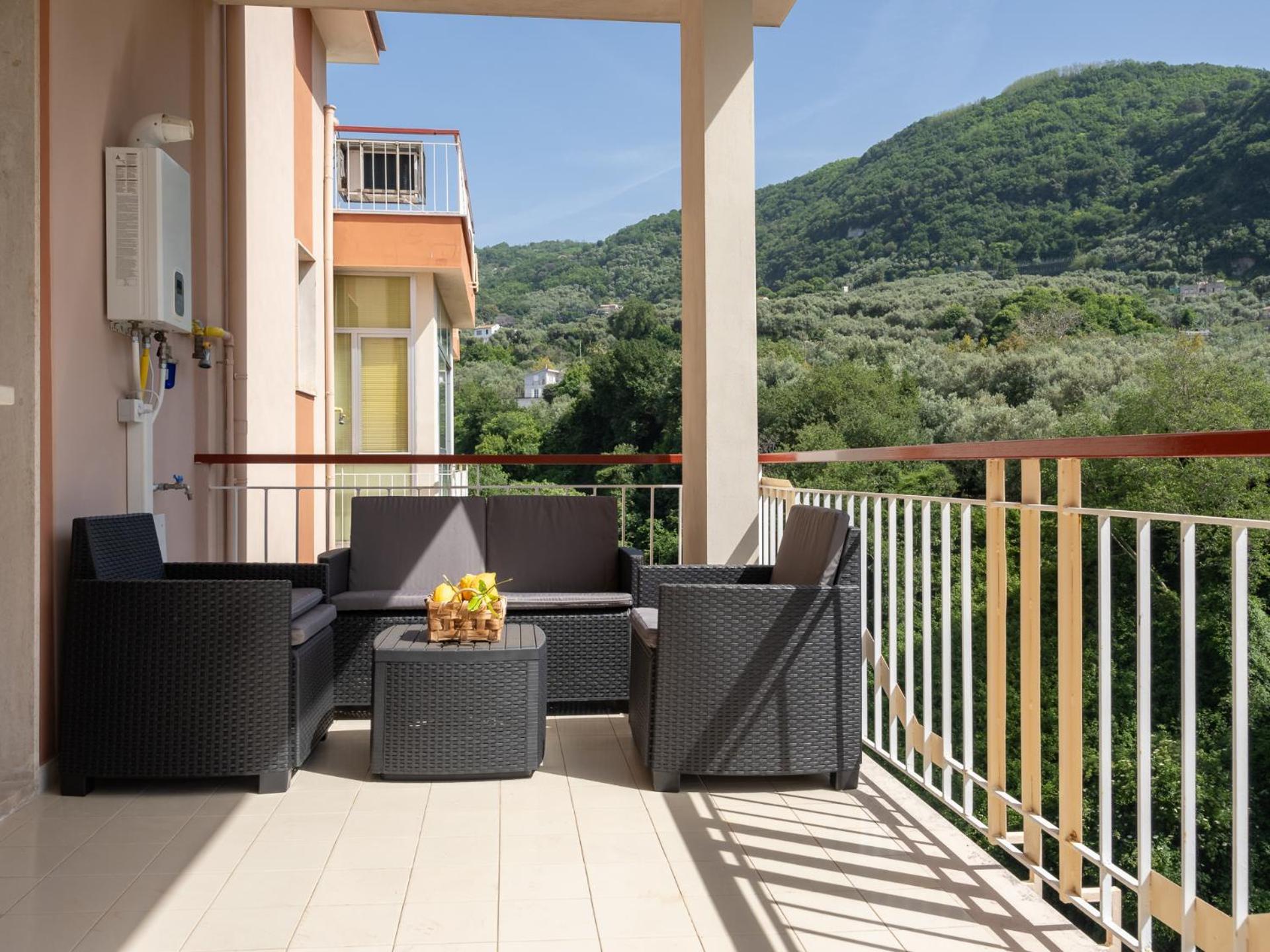 Nonno Angelo - 4 Bedrooms With Free Parking & Seaview Balcony ソレント エクステリア 写真