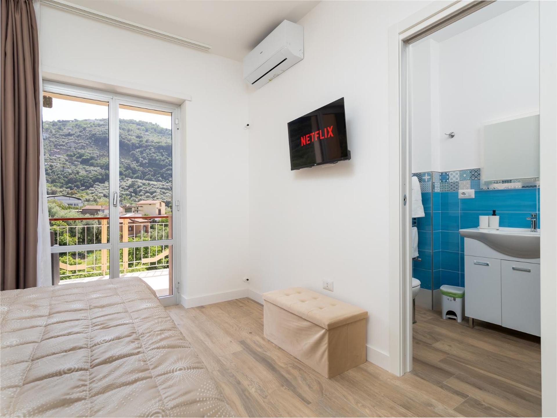 Nonno Angelo - 4 Bedrooms With Free Parking & Seaview Balcony ソレント エクステリア 写真