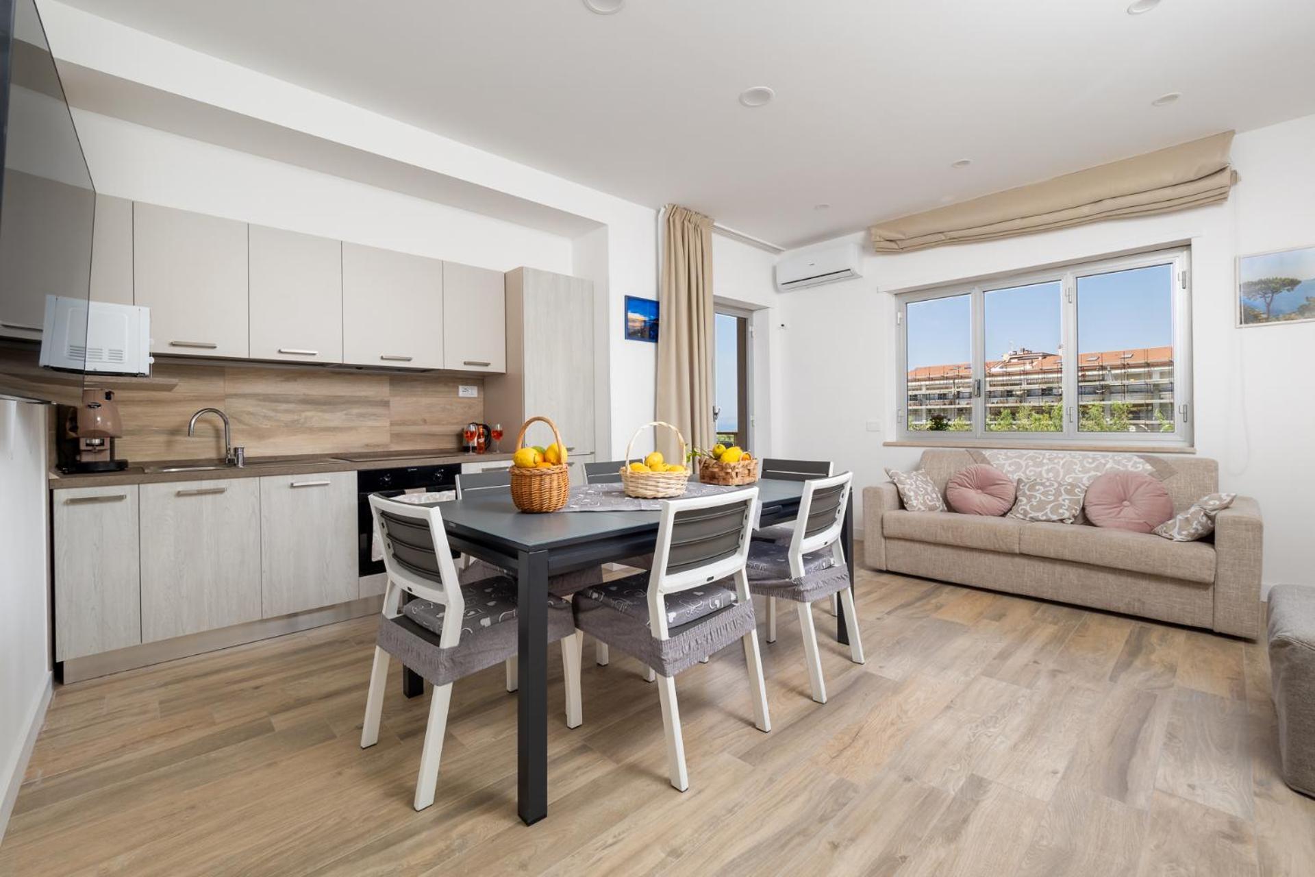 Nonno Angelo - 4 Bedrooms With Free Parking & Seaview Balcony ソレント エクステリア 写真